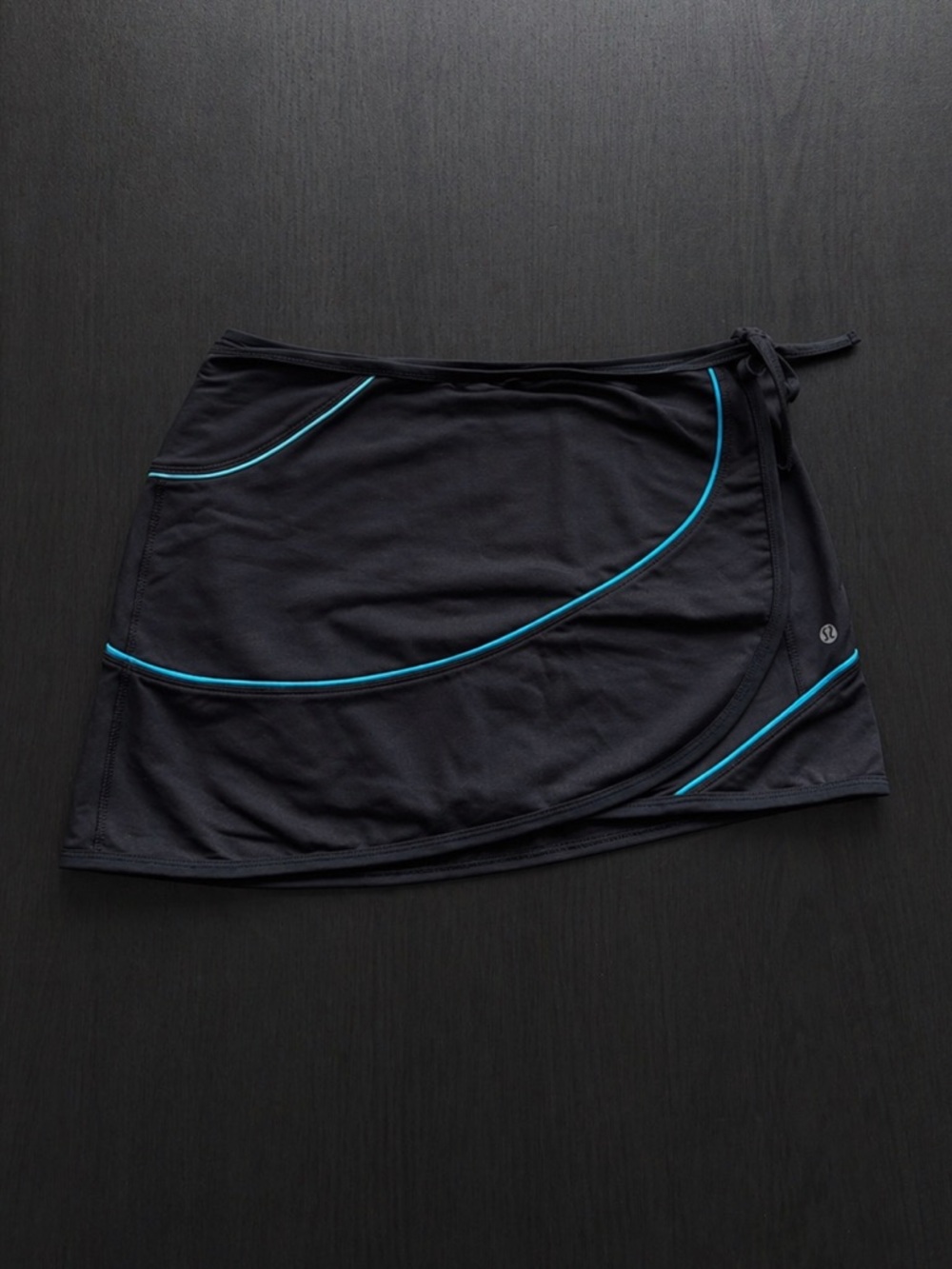 Lululemon Wrap Skirt in Black W/ Blue Accents